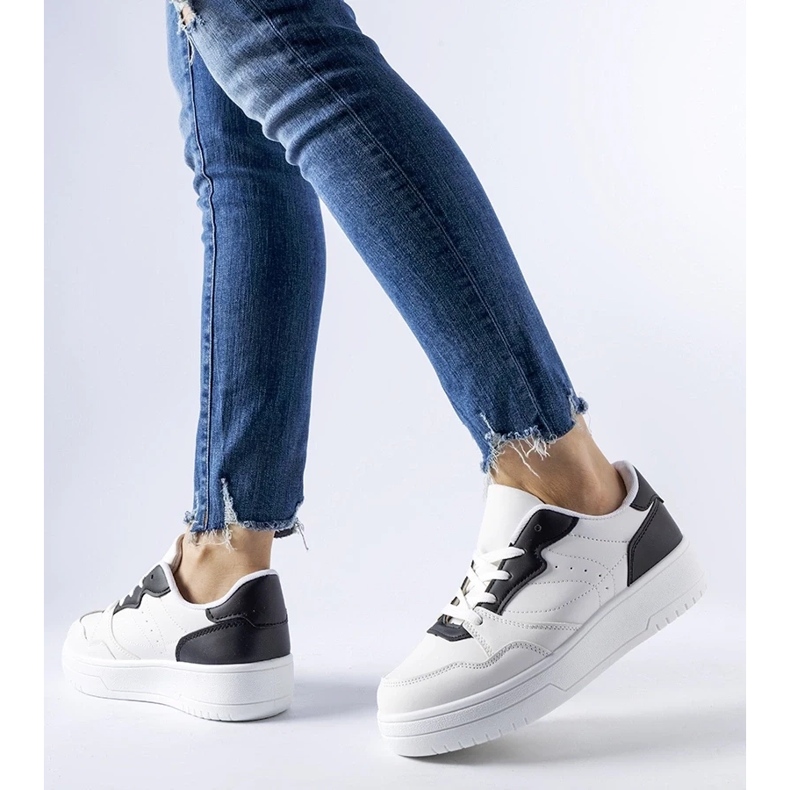 D/GMR Bílé tenisky s černými akcenty Fournie bílý 2