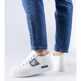 D/GMR Bílé a stříbrné tenisky na platformě Lawton bílý 1