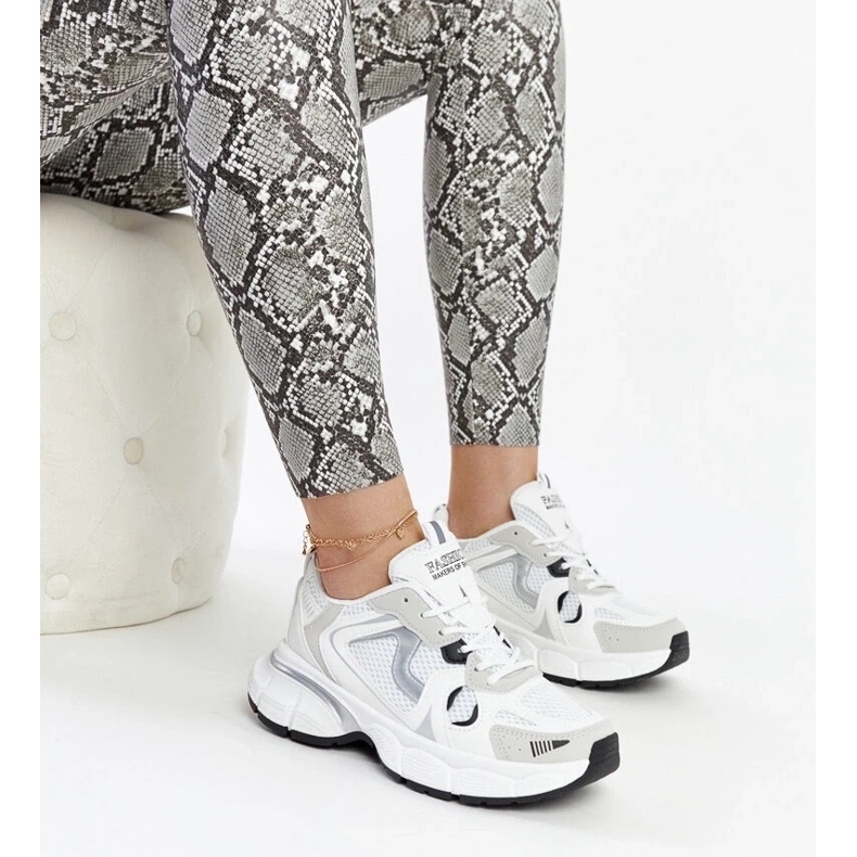 D/GMR Bílé tenisky s masivní jakobínskou podrážkou bílý 2 D/GMR Bílé tenisky s masivní jakobínskou podrážkou bílý 2