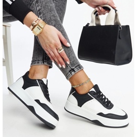 D/GMR Bílé a černé tenisky se silnou podrážkou Rumai bílý 2