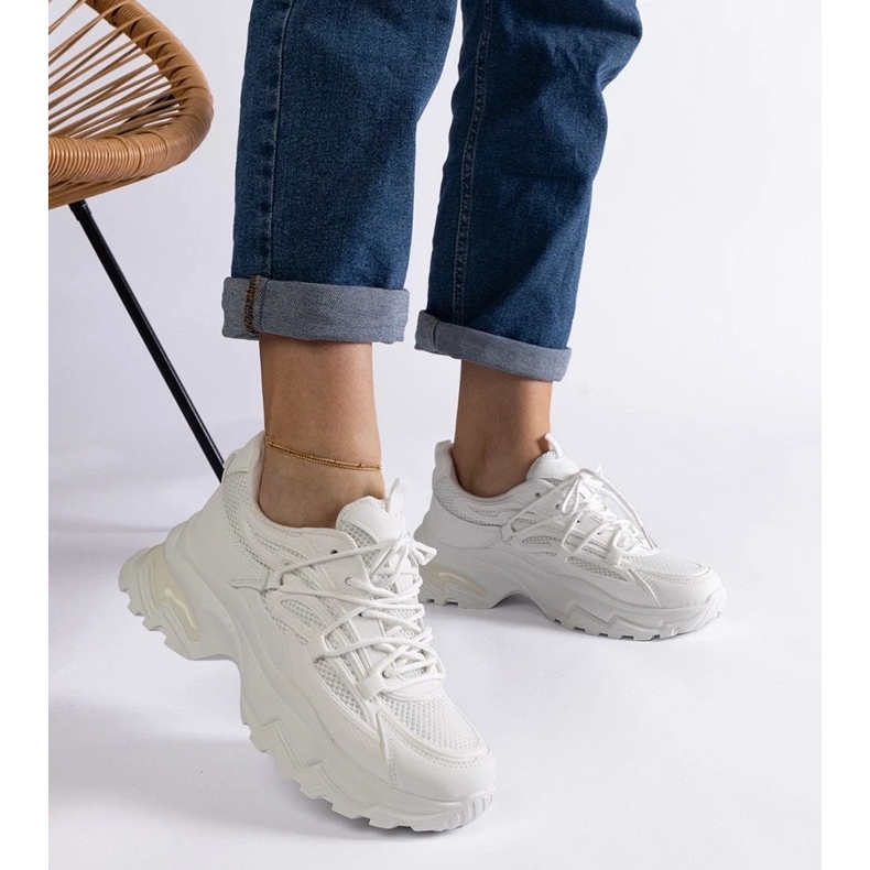 D/CEO Bílé sportovní tenisky s masivní podrážkou Roxana bílý 2