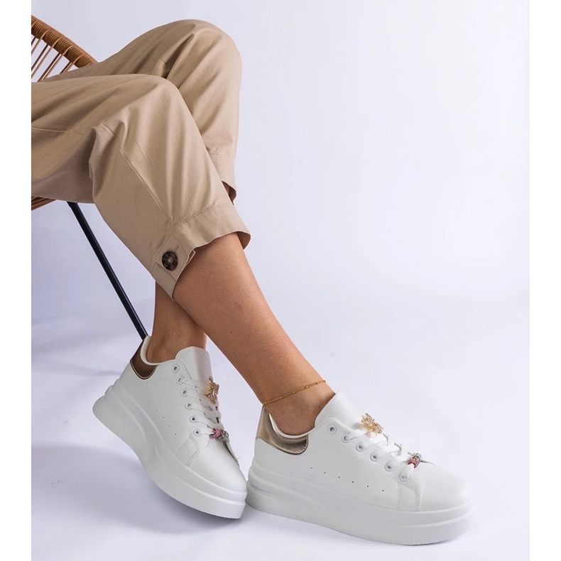 D/CEO Bílé tenisky na plošině zdobené uspořádáním motýlů bílý 1