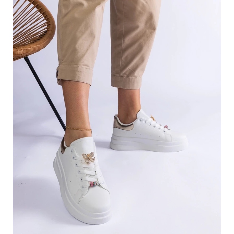 D/CEO Bílé tenisky na plošině zdobené uspořádáním motýlů bílý 2