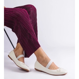 D/CEO Bílé balerínky s gumičkou a ozdobnou mašlí Newton bílý 2 D/CEO Bílé balerínky s gumičkou a ozdobnou mašlí Newton bílý 2