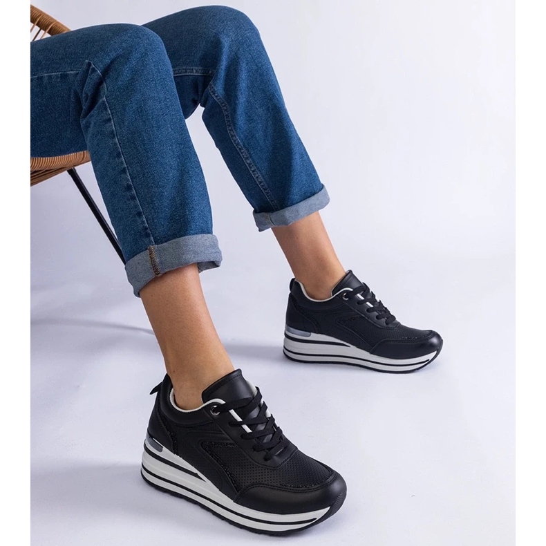 D/CEO Černé tenisky na platformě zdobené třpytem a kovovou vložkou Ursula černá 1