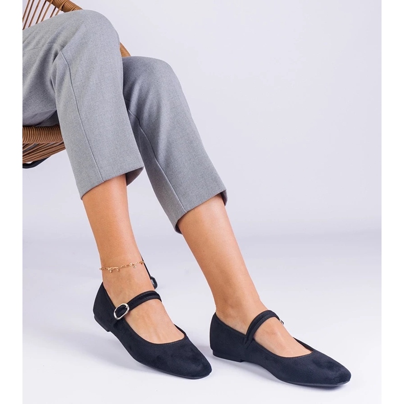 D/CEO Černé baleríny s elastickým pásem a čtvercovým nosem Averiny černá 2 D/CEO Černé baleríny s elastickým pásem a čtvercovým nosem Averiny černá 2