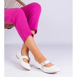 D/CEO Malované bílé baleríny zdobené přezkou Ferpsa bílý 1 D/CEO Malované bílé baleríny zdobené přezkou Ferpsa bílý 1