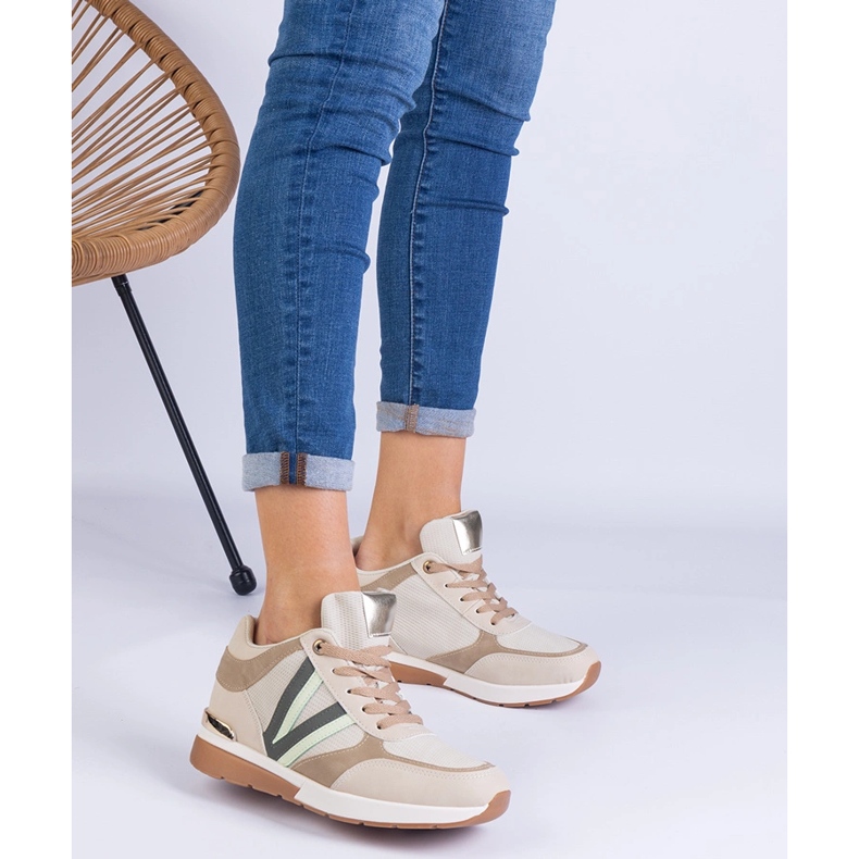 Béžové ženské tenisky na skrytém klínu béžový 1