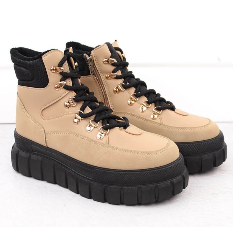 News Trappers na zpravodajské platformě v EVE450B 1