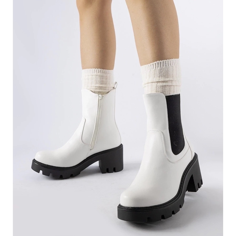 D/CEO Bílé zateplené kozačky s blokem Hattiesburg bílý 1