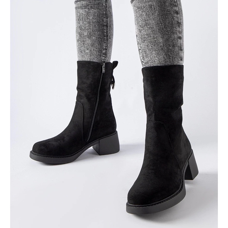 D/CEO Černé kotníkové boty z ekologického semiše Agordino černá 1