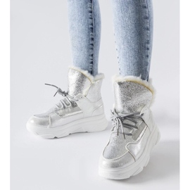 D/CEO Bílé a stříbrné zateplené sněhule Stringer stříbrný 1 D/CEO Bílé a stříbrné zateplené sněhule Stringer stříbrný 1