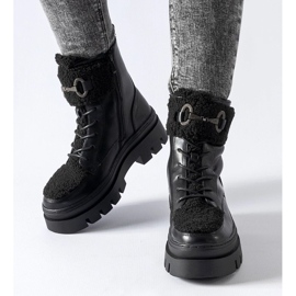 D/CEO Černé zateplené dělnické boty s přezkou Highland černá 2 D/CEO Černé zateplené dělnické boty s přezkou Highland černá 2