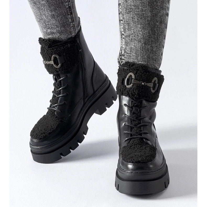 D/CEO Černé zateplené dělnické boty s přezkou Highland černá 2 D/CEO Černé zateplené dělnické boty s přezkou Highland černá 2