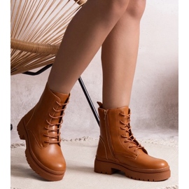 D/CEO Hnědé zateplené klasické kozačky značky Edmund hnědý 1