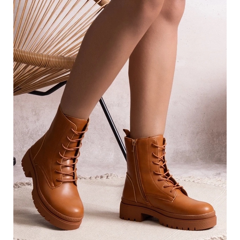 D/CEO Hnědé zateplené klasické kozačky značky Edmund hnědý 1