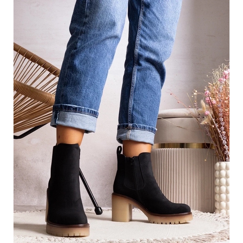 D/CEO Černé kotníkové boty na nápadném vysokém podpatku Nurea černá 1