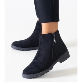 D/CEO Černé kotníkové boty s kovovými vsadkami, eko-semiš Branda černá 2