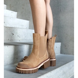 D/CEO Béžové masivní kozačky na platformě s oděrkami od Sholla béžový 2