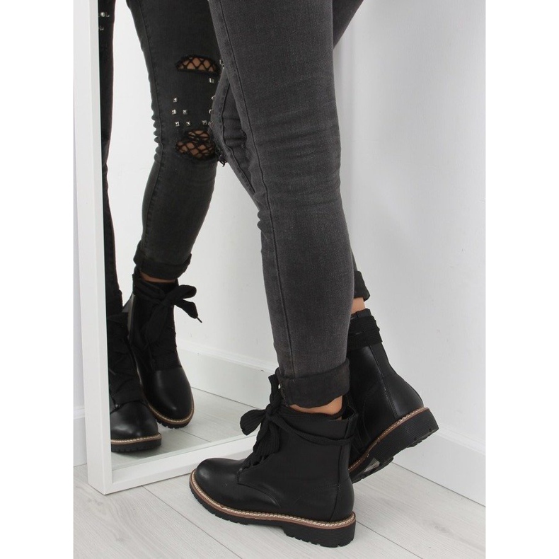 Černé šněrovací kozačky 8308 black černý 1