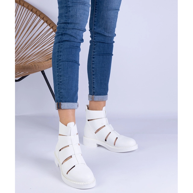 Bílé boty s ekologickým výřezem bílý 1