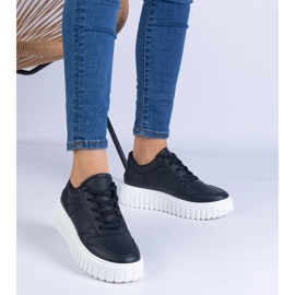 Black Openwork tenisky na masivní podrážce černá 1