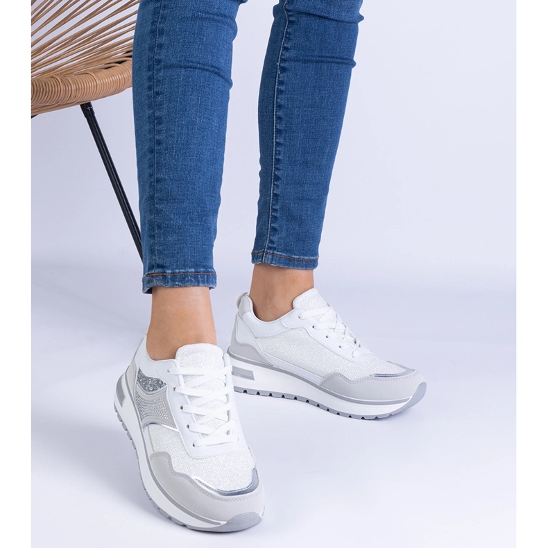 Bílé tenisky zdobené třpytky a zirkony bílý 1 Bílé tenisky zdobené třpytky a zirkony bílý 1