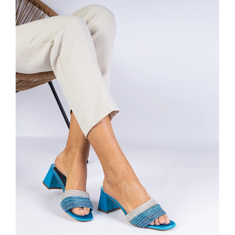 Modré elegantní žabky na sloupu se zirkony modrý 1 Modré elegantní žabky na sloupu se zirkony modrý 1