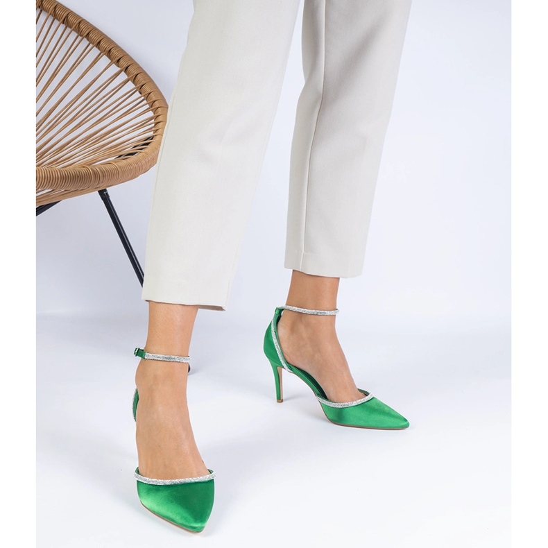 Zelené saténové čerpadly zdobené zirkony zelená 1