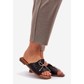 Ploché podešví žabky s dekorativním černým lukem černá 1 Ploché podešví žabky s dekorativním černým lukem černá 1