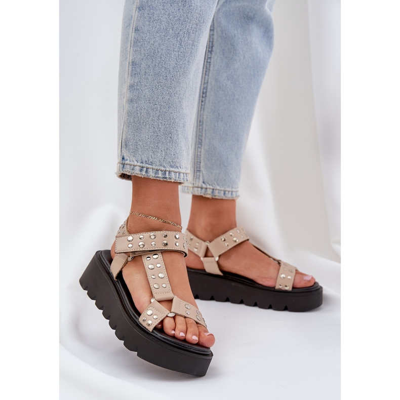 Zdobené sandály na béžové platformě béžový 2