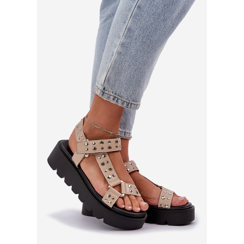 Zdobené sandály na béžové platformě béžový 1 Zdobené sandály na béžové platformě béžový 1