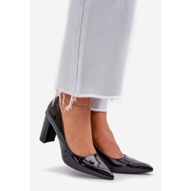 Malovaná čerpadla na baru černý 1