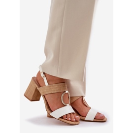 Sandály bílé na baru béžový 1 Sandály bílé na baru béžový 1