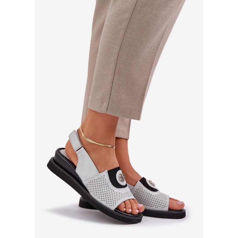 Jezzi Dámské sandály na stříbrném klínu s ozdobou stříbrný 1