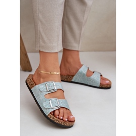 Materiál Flip -Fops na korkové podrážce s mincovnou spony zelená 2 Materiál Flip -Fops na korkové podrážce s mincovnou spony zelená 2