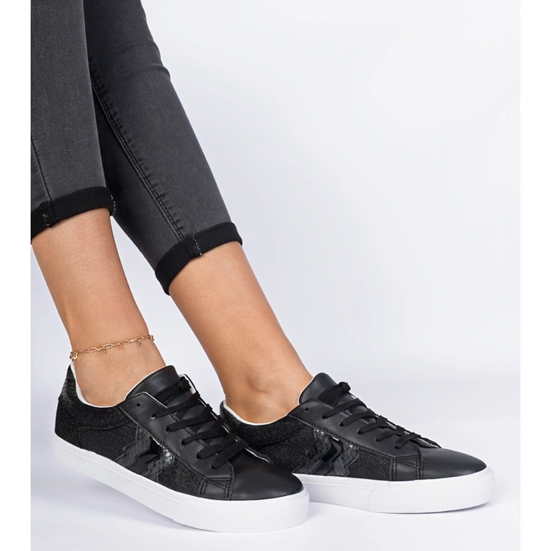 Černé tenisky se zvířecím motivem zdobeným třpytem černá 2