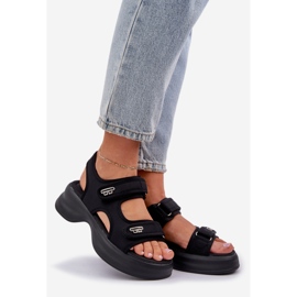 Materiální lehké sandály na černé platformě černý 1