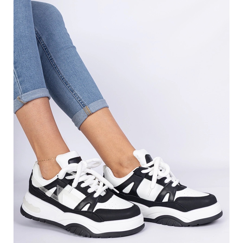 Černé a bílé tenisky s tlustými tkaničkami černá 1