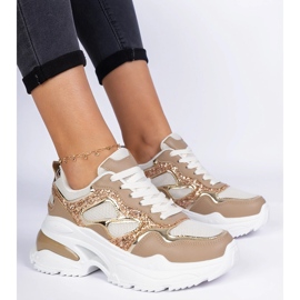 Tenisky hnědých žen zdobené třpytem 1 Tenisky hnědých žen zdobené třpytem 1