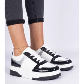 Černé dámské tenisky se silnou podrážkou černá 2 Černé dámské tenisky se silnou podrážkou černá 2