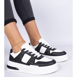 Černobílé dámské tenisky se silnou podrážkou bílý 1 Černobílé dámské tenisky se silnou podrážkou bílý 1