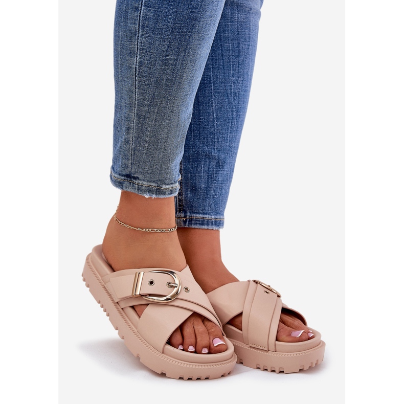 Pantofle na platformě s béžovou sponou béžový 1