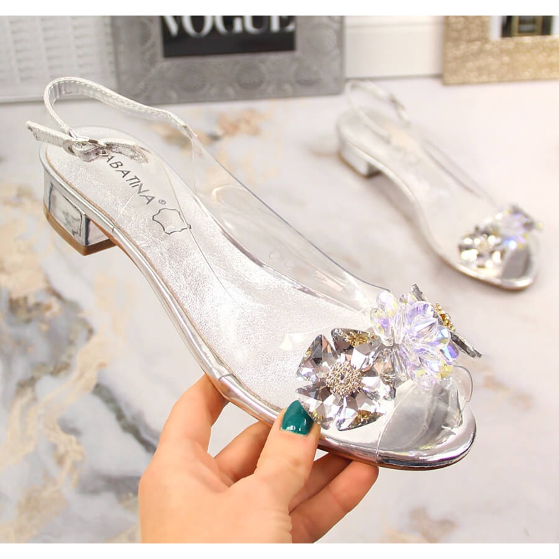 Průhledné ploché sandály s kamínky ve stříbrné barvě Sabatina 380-8 stříbrný 1