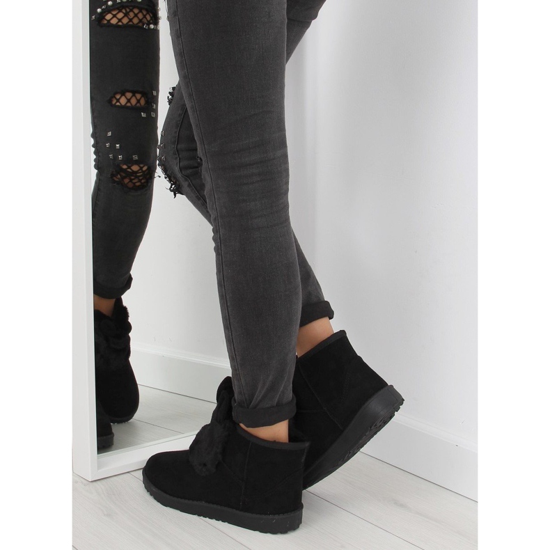 Černá emusie s ušima B198 černá 2