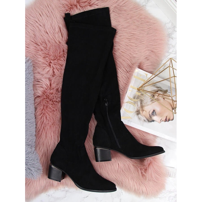 Černé dámské semišové kozačky nad kolena eVento černá 1