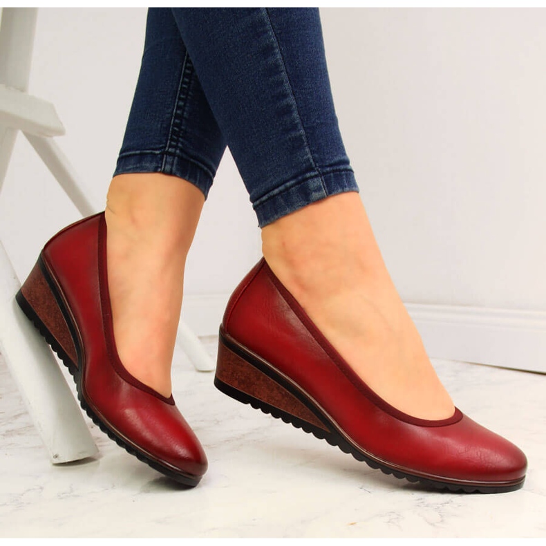 Červené lodičky Vinceza na klínku 1