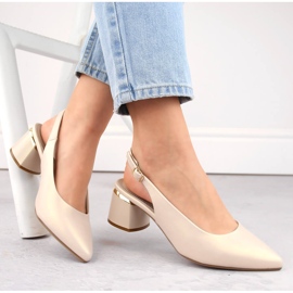 Dámské elegantní béžové perleťové sandály s plnou špičkou Sergio Leone SK175 béžový 2