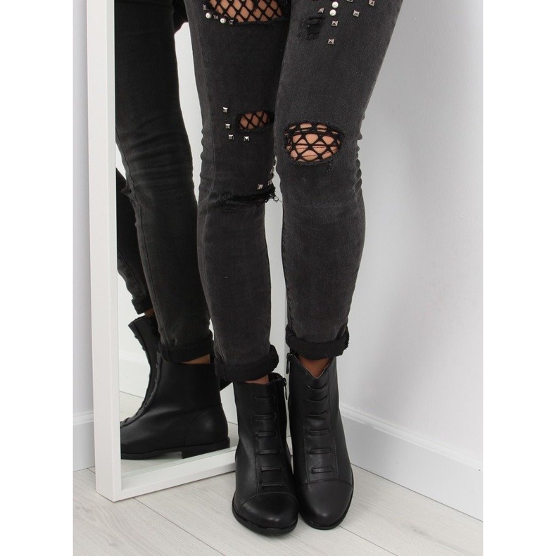 Černé zateplené dámské kozačky F7091-1BLACK černá 1