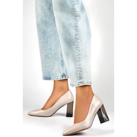 Dámské špičaté lodičky na vysokém ozdobném podpatku, béžové GD-FL486A-L.BE béžový 2